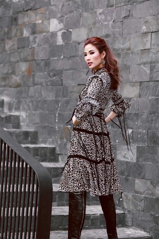 40 độ C, Hoàng Thùy vẫn bình thản mặc toàn áo lông để đọ style với Lan Khuê & Minh Tú - Ảnh 5.