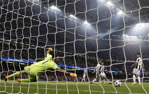 Ronaldo ghi bàn mở tỷ số trận đấu