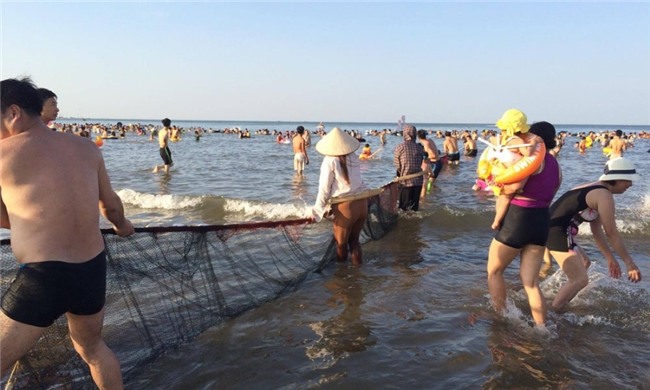 nắng nóng, nóng kỷ lục, Sầm Sơn, Cửa Lò, Đồ Sơn, bãi biển, giải nhiệt