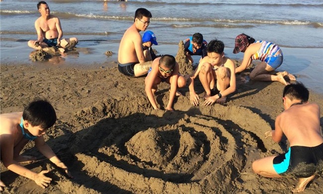 nắng nóng, nóng kỷ lục, Sầm Sơn, Cửa Lò, Đồ Sơn, bãi biển, giải nhiệt