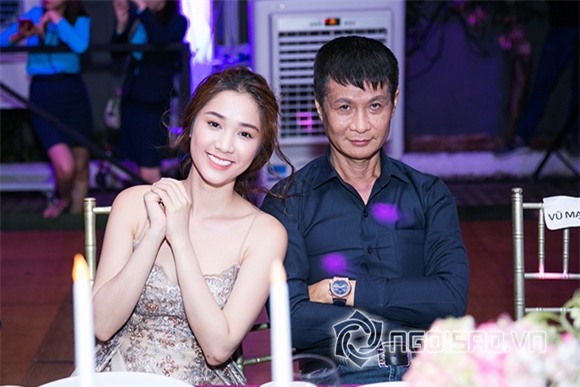 Nữ hoàng nội y ngọc trinh,ngọc trinh đi xe sang,ngọc trinh khoe chân dài