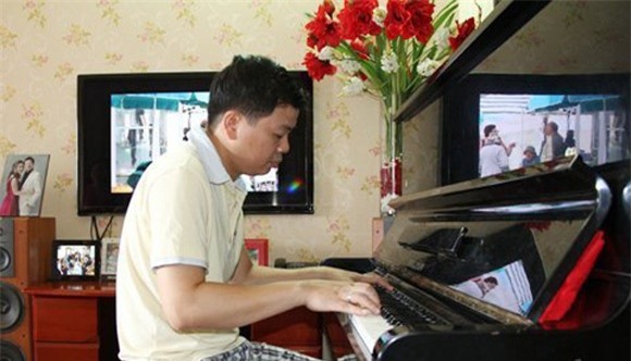 Trọng Tấn, Việt Hoàn, Đăng Dương, ông hoàng nhạc đỏ, ca sĩ hát nhạc đỏ, sao Việt