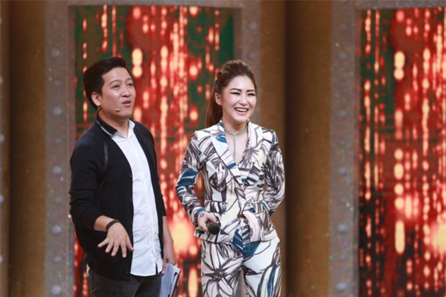 Huong Tram hon doi Bui Anh Tuan vi khong nhan ra giong hat cua co hinh anh 1