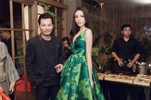 hoa hau ky duyen long lay nhu cong chua thu hut moi anh nhin tai su kien - 13