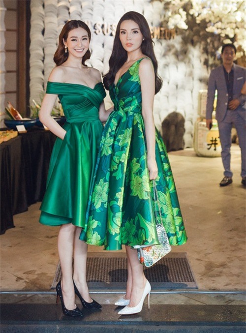 hoa hau ky duyen long lay nhu cong chua thu hut moi anh nhin tai su kien - 8