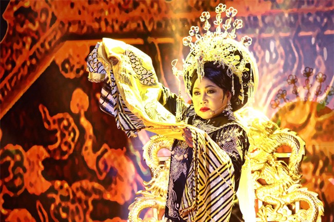 Siu Black đổ sụp xuống sân khấu Sinh ra để tỏa sáng khi vừa ca cải lương xong - Ảnh 5.