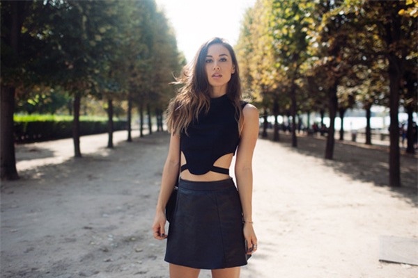 5 dáng crop top vừa mát vừa thời trang diện xuyên suốt cả hè mà không chán  - Ảnh 15.