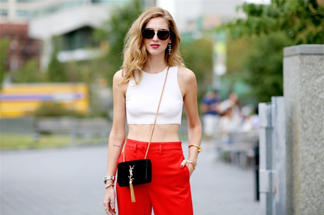 5 dáng crop top vừa mát vừa thời trang diện xuyên suốt cả hè mà không chán  - Ảnh 17.