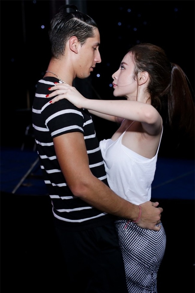 nang 41 do, nhin angela phuong trinh, hoang thuy linh cang khien fan "bong mat" hinh anh 2