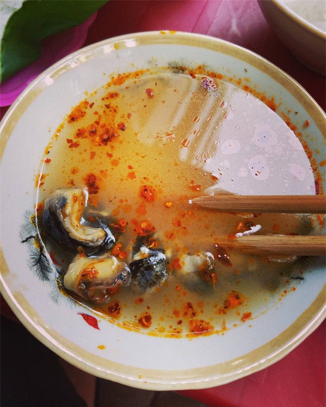 8 món ăn thần thánh giúp bạn chống chọi với thời tiết rán trứng giữa đường của Hà Nội - Ảnh 14.