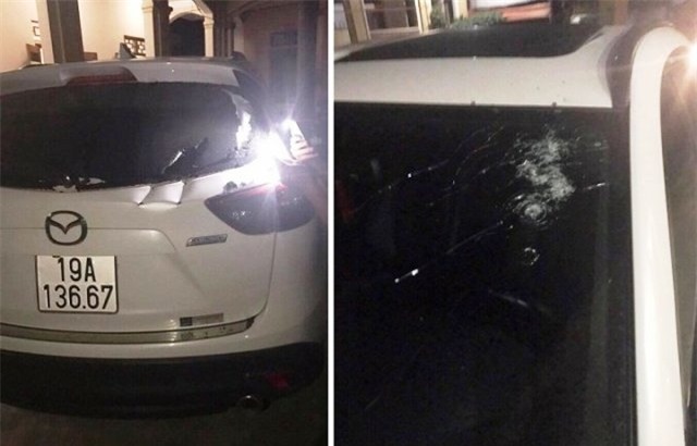 Nhiều vết kiếm chém và súng bắn ở xung qunah chiếc xe. Ảnh: CTV