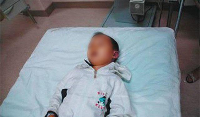 Trẻ uống bia, dù chỉ là 1 ngụm nhỏ, sức khỏe cũng có thể bị tàn phá khủng khiếp - Ảnh 1.