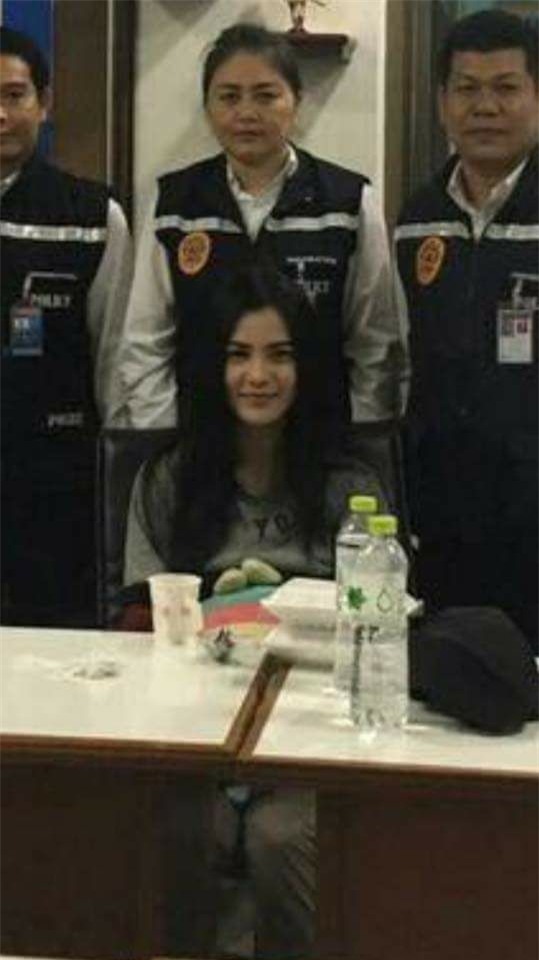 Nụ cười lạnh người và màn trang điểm khó hiểu của 3 nữ nghi phạm vụ giết người gây rúng động Thái Lan - Ảnh 4.