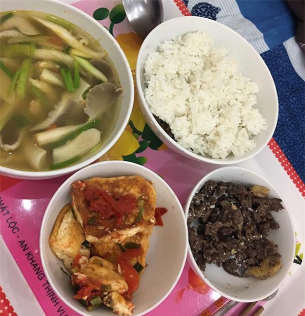 tu di cho, nau com cho vo sau sinh, anh chong 8x duoc chi em khen ngoi het loi - 12