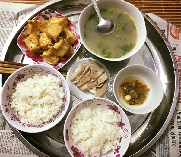 tu di cho, nau com cho vo sau sinh, anh chong 8x duoc chi em khen ngoi het loi - 6