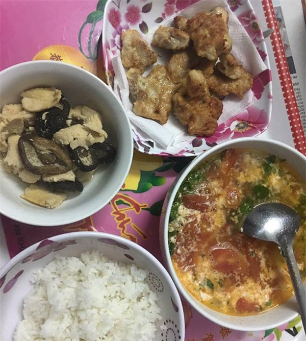 tu di cho, nau com cho vo sau sinh, anh chong 8x duoc chi em khen ngoi het loi - 7