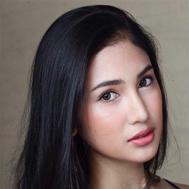 Thí sinh Hoa hậu chuyển giới Thái Lan gây chú ý vì sở hữu khuôn mặt xinh đẹp như diễn viên nổi tiếng - Ảnh 4.