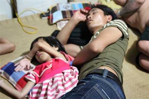 thuong tam nhung benh nhi vat lon voi nang nong hon 40 do o xom tro ngheo - 10