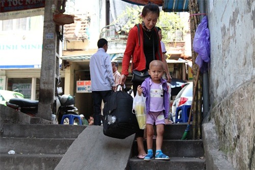 thuong tam nhung benh nhi vat lon voi nang nong hon 40 do o xom tro ngheo - 14