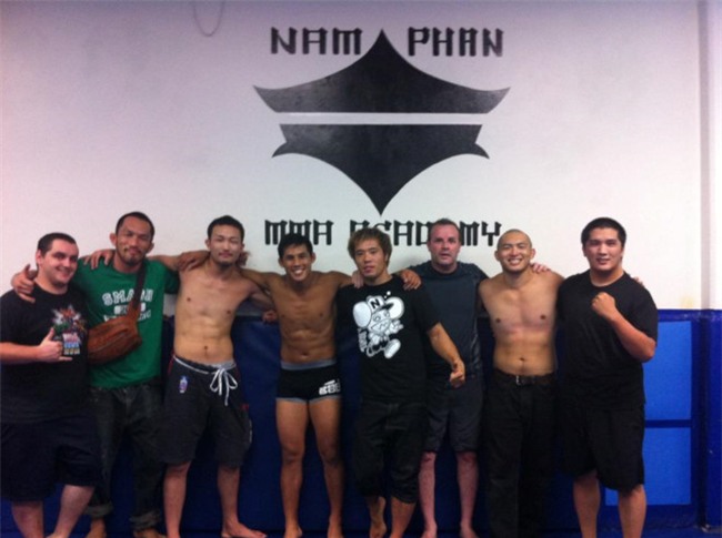 Nam Phan - nguoi tien phong mang vo Viet den UFC hinh anh 3