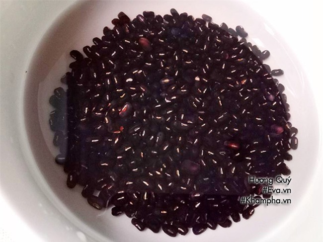 kem tuoi tra xanh dau den hap dan, can mot mieng, mat lim tim - 1