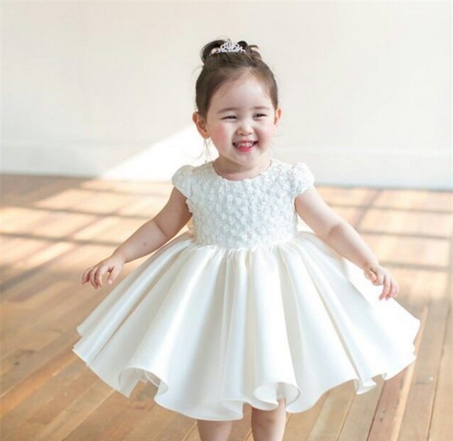 chi can nhin nhung chiec dam nay thoi, ban da muon sinh ngay mot dua con gai roi - 11