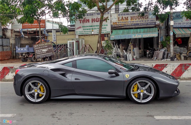 Cuong Do La tau them sieu xe Ferrari 488 GTB mau xam hinh anh 4