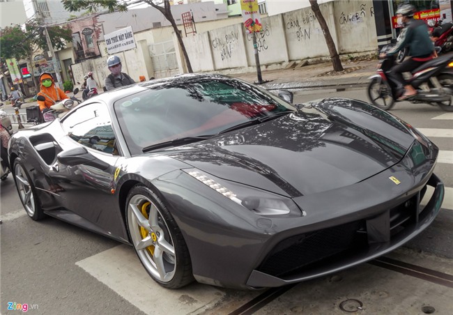 Cuong Do La tau them sieu xe Ferrari 488 GTB mau xam hinh anh 7