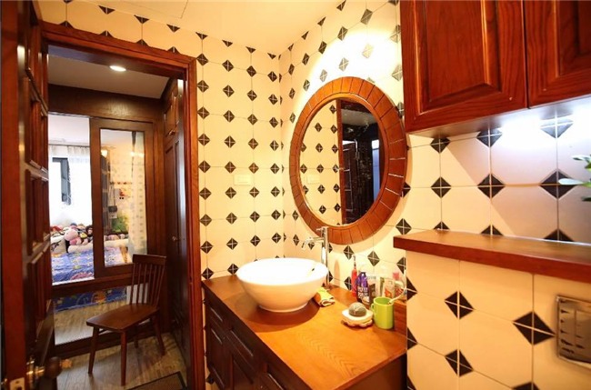 Người phán xử, Thuỳ Dương, Hồng Đăng