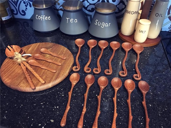 Người phán xử, Thuỳ Dương, Hồng Đăng