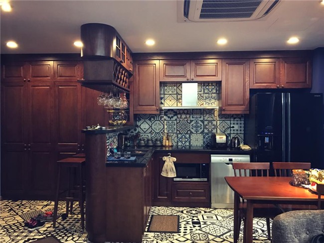 Người phán xử, Thuỳ Dương, Hồng Đăng