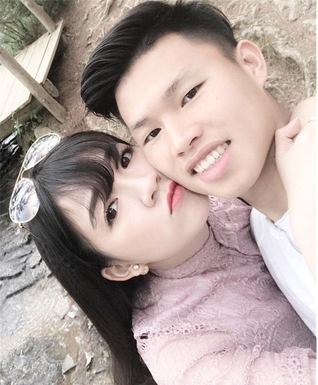 Màn cầu hôn lãng mạn như phim Hàn của tuyển thủ U23 Việt Nam - Ảnh 2.