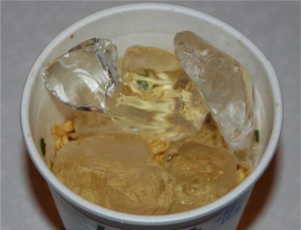 cuoi dau ruot voi bat mi an lien chong nong trong, noi mun cua “thanh lay” - 8