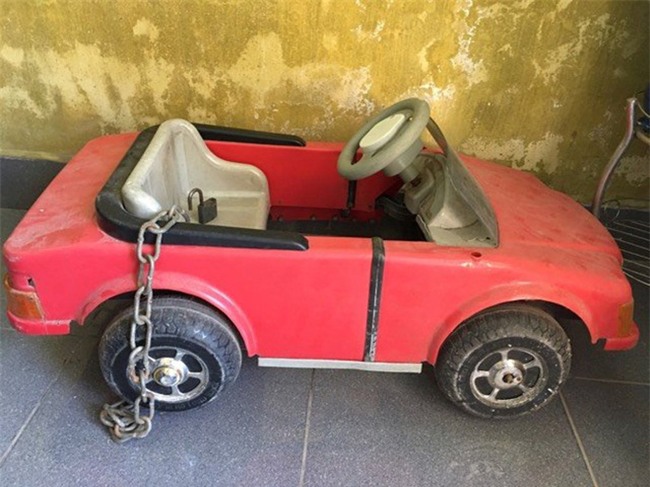 Người cha có con gái bị xích cổ: “Tôi quá đau đớn khi thấy con mình bị hành hạ” - Ảnh 3.