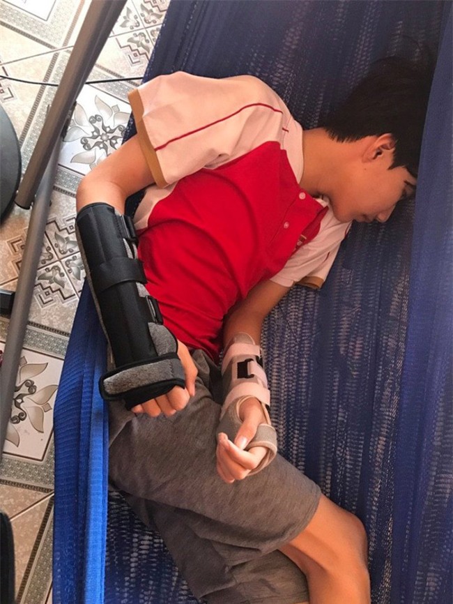 Người cha có con gái bị xích cổ: “Tôi quá đau đớn khi thấy con mình bị hành hạ” - Ảnh 4.