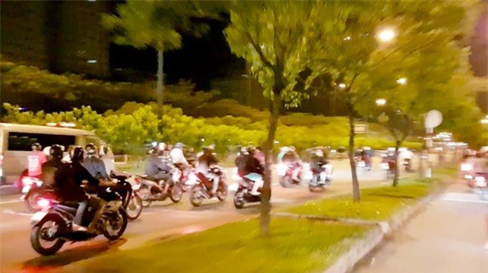 200 quai xe dua xe 'lien quan' o TP.HCM hinh anh 1