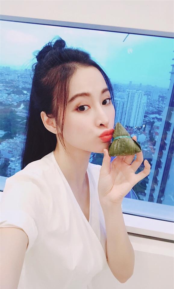 Sao Việt giờ chỉ thích để tóc đen thẳng suôn dài giống các bà các mẹ ngày xưa - Ảnh 1.