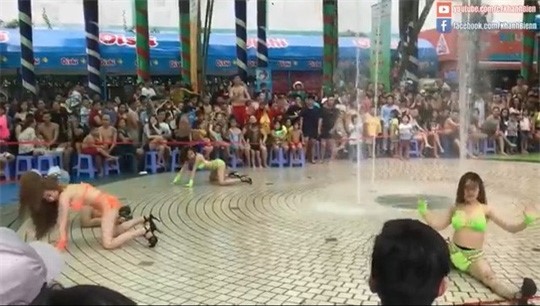 Dam Sen phai giai trinh vu nhay sexy truoc mat thieu nhi hinh anh 1