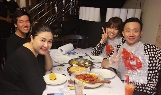 Giàu có như vợ chồng Trấn Thành – Hari Won, mà cứ hễ đi ăn là lại ê chề vì quên mang tiền! - Ảnh 2.