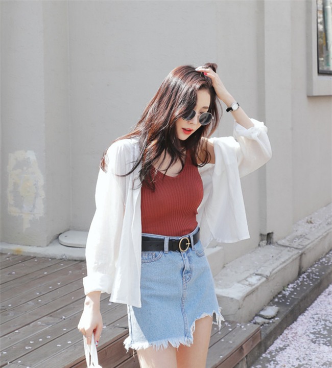 Áo hai dây chất liệu len, vừa sexy hết mức lại vừa phù hợp với thời tiết mát mẻ như thế này! - Ảnh 19.