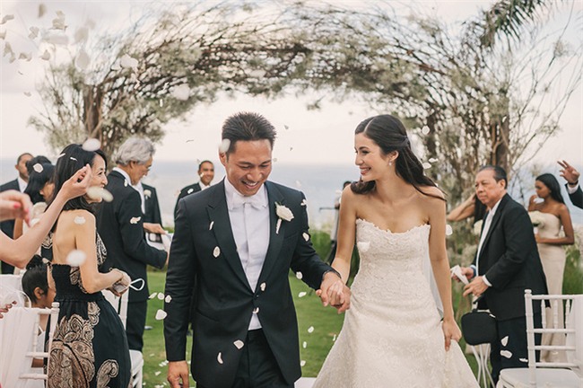 Phát ghen với cuộc sống xa hoa của những cô nàng xinh đẹp, lấy được chồng giàu lại biết cưng chiều vợ hết mực - Ảnh 3.