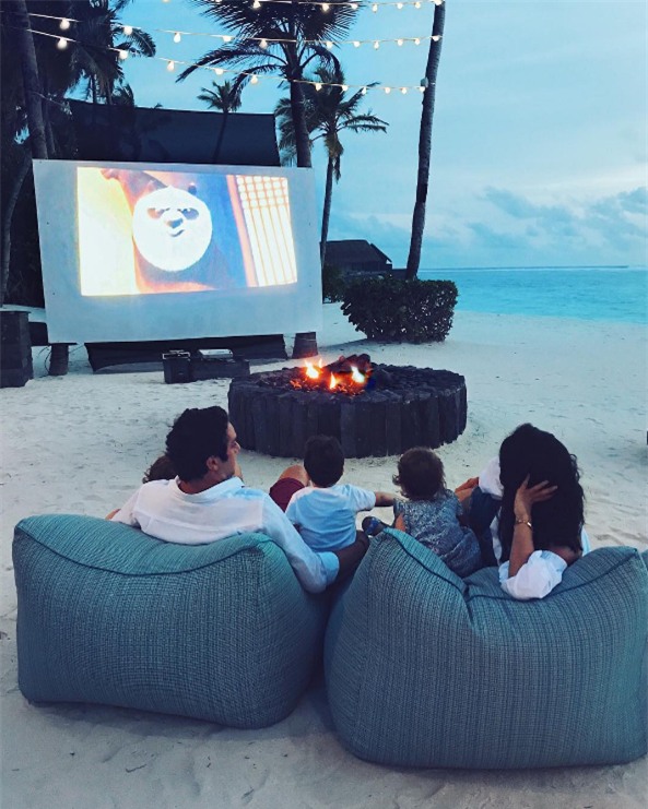 Phát ghen với cuộc sống xa hoa của những cô nàng xinh đẹp, lấy được chồng giàu lại biết cưng chiều vợ hết mực - Ảnh 8.