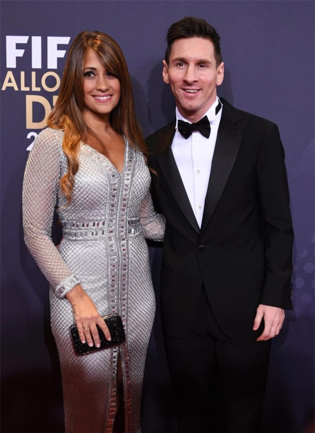 Messi khong moi thay Enrique du dam cuoi hinh anh 1