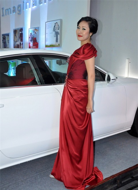 troi ban ve dep hon nguoi, nhung hh ngo phuong lan cu tu dim sac dang tiec - 12