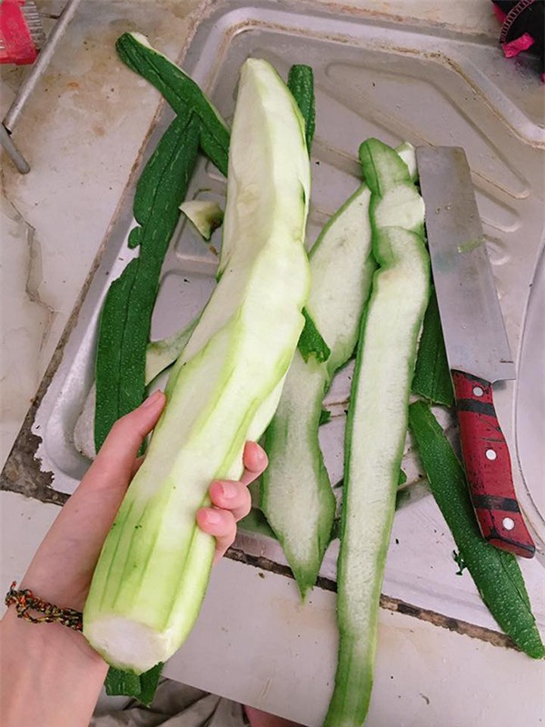 dang anh got muop cua chi dau de che kheo, em chong khong ngo bi mang “sap mat” - 2