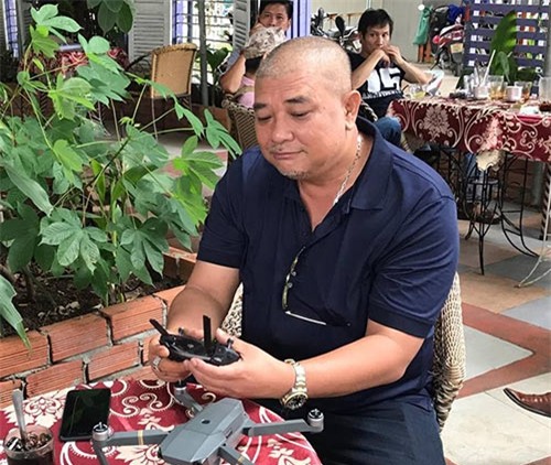 le tuan anh, viet trinh mong moi nguoi khong dao xoi qua nhieu chuyen vo nguyen hoang - 2