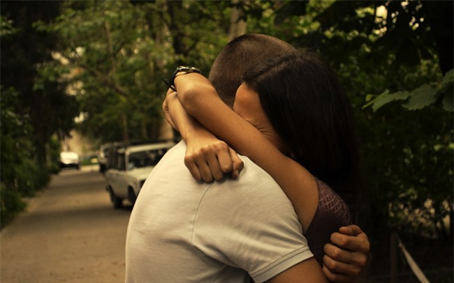 Đừng tâm sự hay tìm lời khuyên về tình cảm nếu không muốn tự hủy hoại tình yêu của mình - Ảnh 2.