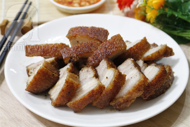 Bí quyết cho món thịt quay giòn bì thơm ngon nức mũi - Ảnh 7.