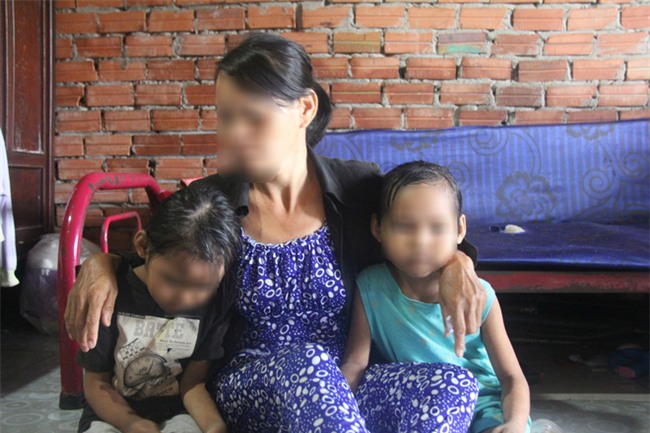 TP.HCM: Mẹ đi mua ve chai bảo con về trước, 2 bé gái sinh đôi 6 tuổi bị hàng xóm dâm ô - Ảnh 2.