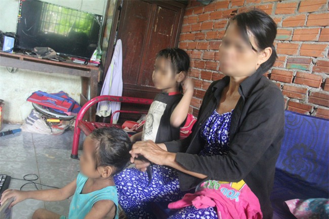 TP.HCM: Mẹ đi mua ve chai bảo con về trước, 2 bé gái sinh đôi 6 tuổi bị hàng xóm dâm ô - Ảnh 6.